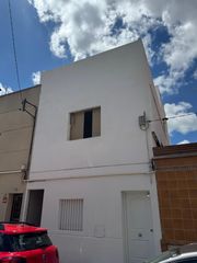 Dúplex  Salvador segui noi sucre. Entrega a finales de junio. estas preparado ??