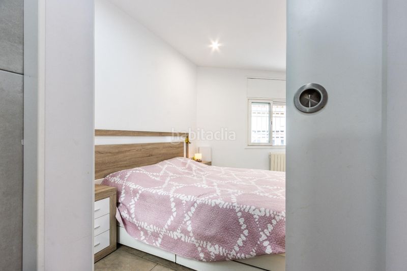 Foto e0d6d9db-37d3-43d0-9670-5d0f7a71d92c. Casa adossada amb calefacció a Creu de Barberà Sabadell