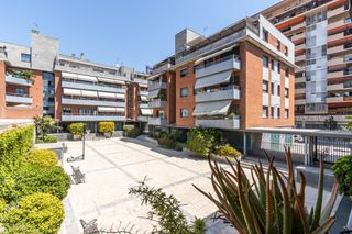 Flat  Arimon d'. 3 habitaciones, 2 baños y parking en el centro de sabadell, junt