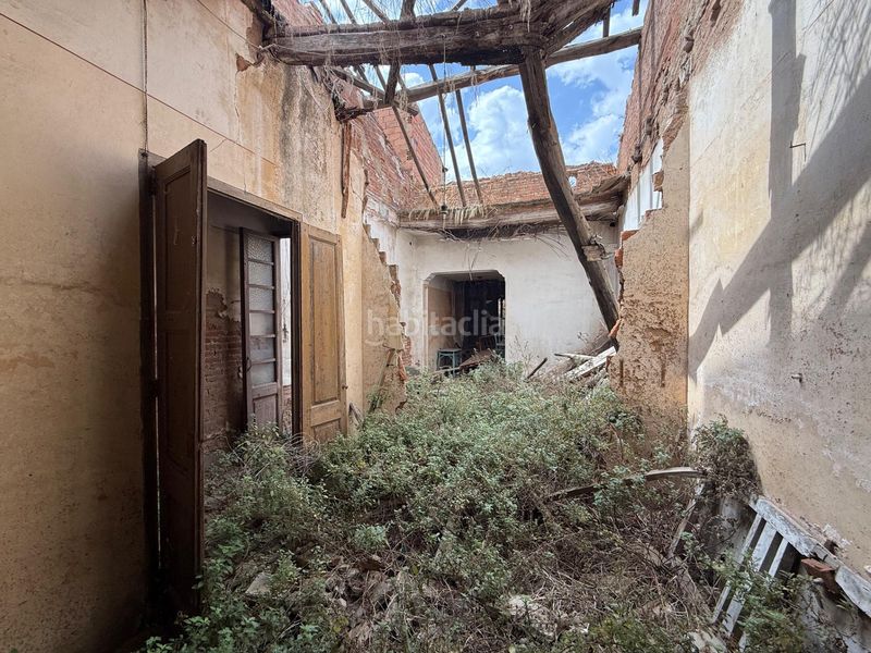 Foto c6e37574-f856-4294-9845-56822fd4e8aa. Casa adossada a Centre Sabadell