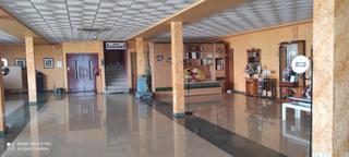 Lloguer Local Comercial a Laguna Park. Local comercial en parla norte