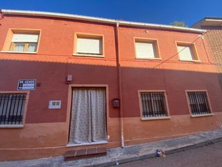 Haus  Melchor cano. Casa  chalet en calle melchor cano, fuente de pedro naharro