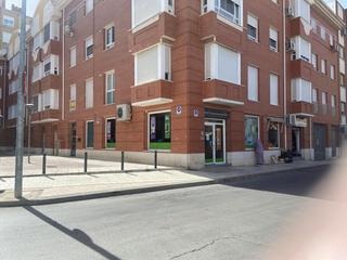 Location Local commercial  Saturnino fernández