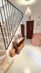 Haus  Hinojo. Casa  chalet en calle hinojo, barajas de melo
