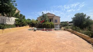 Casa  Azahar. Casa  chalet en calle azahar, barajas de melo