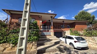 Maison  De la constitución. Casa  chalet en avenida de la constitución, villares del saz