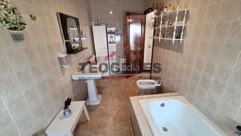 Foto 9e4feaa5-3861-41c7-8c9b-3a58e5937d10. Casa amb calefacció a Almendros