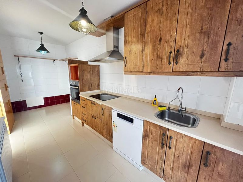 Foto 05648905-dd3d-4ae5-8dea-7880338de476. Casa adossada amb calefacció aparcament a Tarancón
