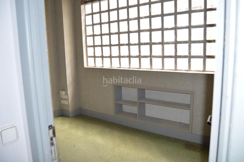 Foto f129cf5d-b6be-4a64-ba7b-50465287ef94. Local comercial a Tarancón