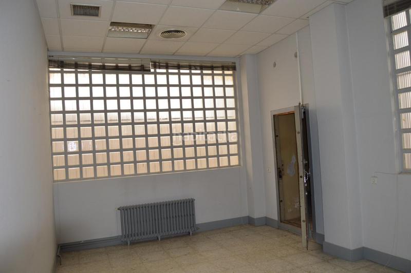 Foto f3bfcd23-abec-48b8-9693-ac5535204d10. Local comercial a Tarancón