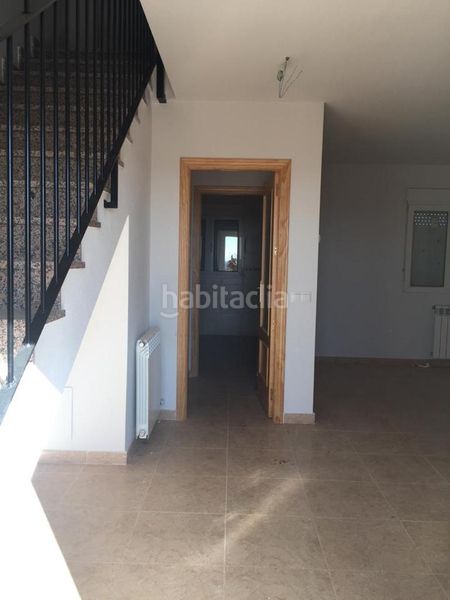 Foto 1ab751d2-3701-4a80-886d-4751d86fe2b7. Casa adossada amb calefacció aparcament a Saelices
