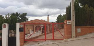 Casa  N/a. Sobre parcela de 856 m2, casa distribuida en dos plantas.
nave