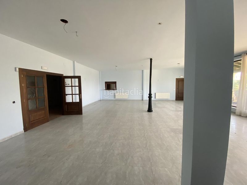 Foto 3bca47d9-2177-4c29-9953-365d64e9f8b9. Edificio in Belmonte