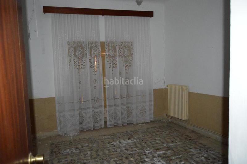 Foto cc3bbf02-ce98-448a-9505-639ef3528d1a. Masía en Almendros