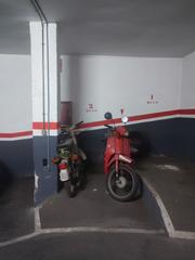 Aparcament de moto a Carrer del pintor gimeno 7. Plaza para moto