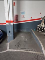 Posto moto in Carrer del pintor gimeno 7. Plaza para moto