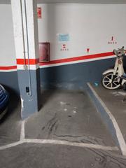 Rent Motorcycle parking in Carrer del pintor gimeno 7. C/ pintor gimeno - sant gervasi de cassoles
