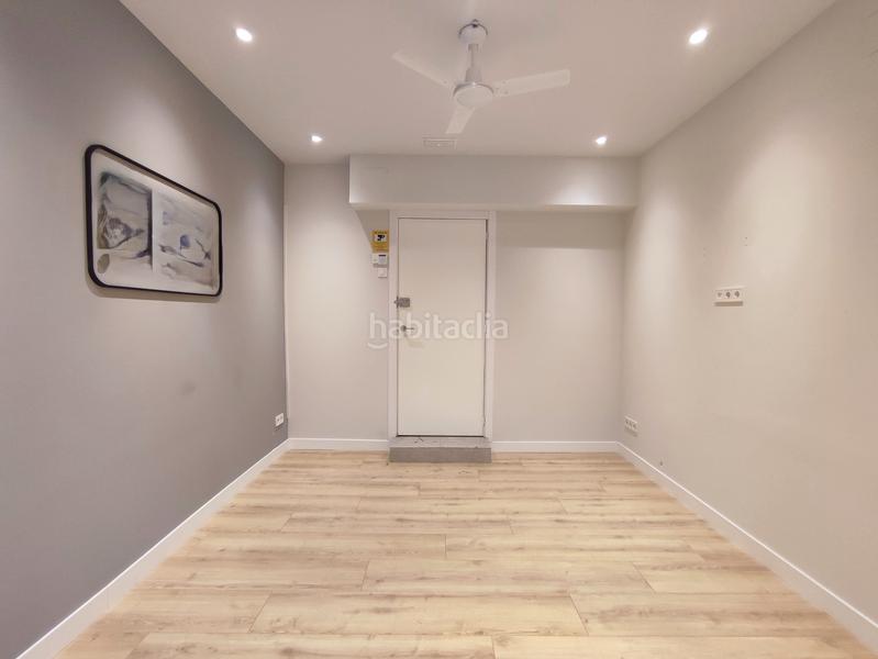 Foto 43eb6c88-ab57-4208-acc2-8b15812183a7. Alquiler local comercial local esquinero en alquiler. en Barcelona