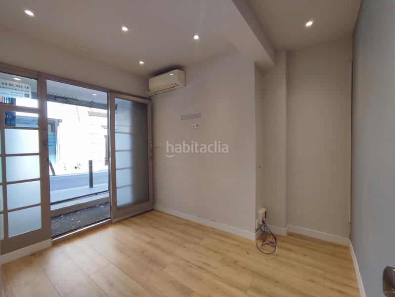 Foto ca089e1c-cd0f-44f0-85ac-9dd452d70447. Alquiler local comercial local esquinero en alquiler. en Barcelona