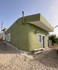Casa  Calle zurrones. Terreno con casa