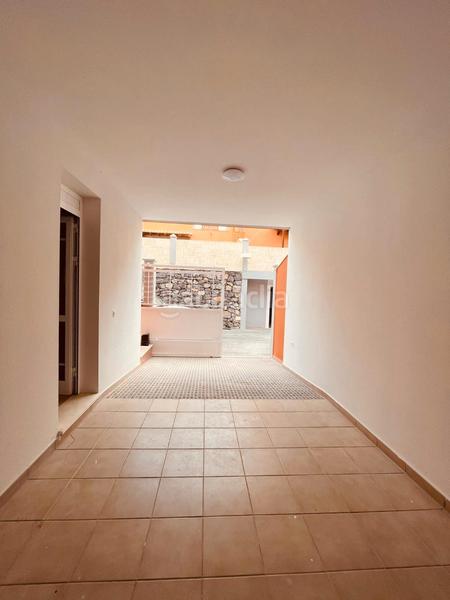 Foto 967da66c-151a-46f4-a8ff-4ed00eb8e40b. Xalet amb aparcament piscina a Los Cristianos Arona