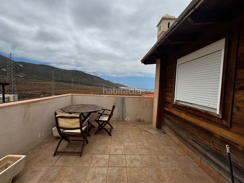 Foto 8fc88574-b2ae-4550-9d12-ad11041a4362. Casa aparellada amb aparcament a Fañabé - Ifonche y Benítez Adeje