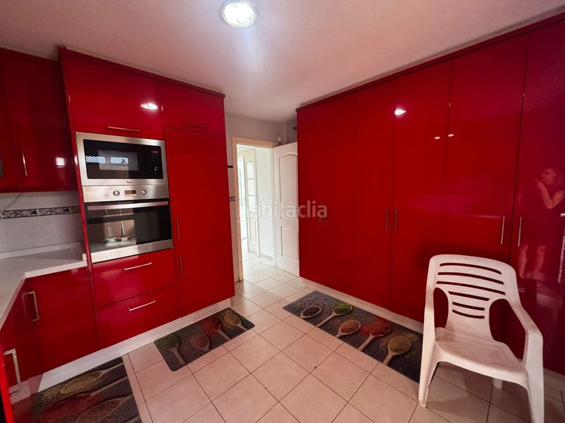 Foto d80fa3b5-1366-4ea4-91b5-7a72647bd08c. Casa aparellada amb aparcament a Fañabé - Ifonche y Benítez Adeje