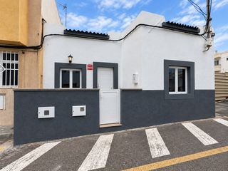 House in Calle Telesforo Bravo