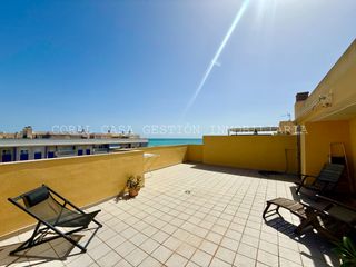 Penthouse  Carrer ratlla de moncofa i xi. Ático esquinero con gran terraza y vistas al mar a 150 metros de