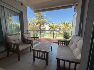 Apartamento  Carrer costa brava. Apartamento de 2 habitaciones, terraza, piscina comunitaria