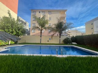 Appartement  Carrer els jardins. Excelente  piso en moncofa plaza situado en un   complejo con pi