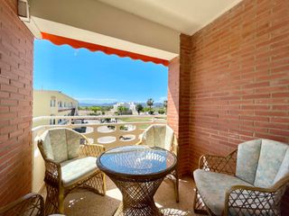 Alquiler Piso  Calle costa tropical. Piso con 2 habitaciones amueblado con parking, aire acondicionad