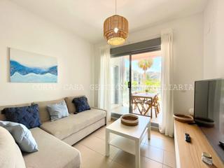 Lloguer Apartament  V-01. Disfruta del verano en un apartamento con piscina y padel a solo