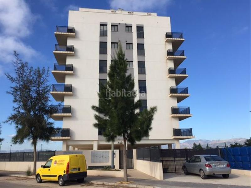 Foto 13ef3ece-ed54-4fb3-8fa4-9fea10ee0366. Parking voiture dans avinguda de la generalitat 18 dans Moncofa