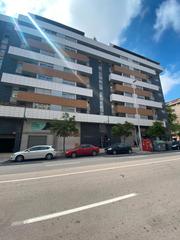 Aparcament cotxe a Avenida hermanos bou 42