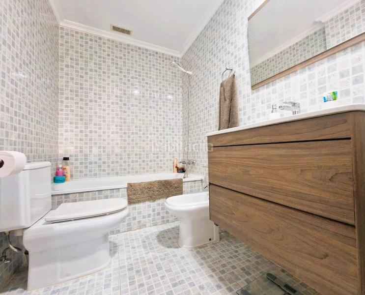 Foto 0ceb9a9d-1394-4045-ae98-235cb88a1f88. Àtic amb aparcament piscina a Canet d´en Berenguer