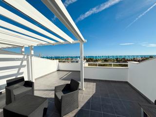 Àtic  Carrer costa brava. Ático con espectaculares vistas al mar y dos terrazas en la play