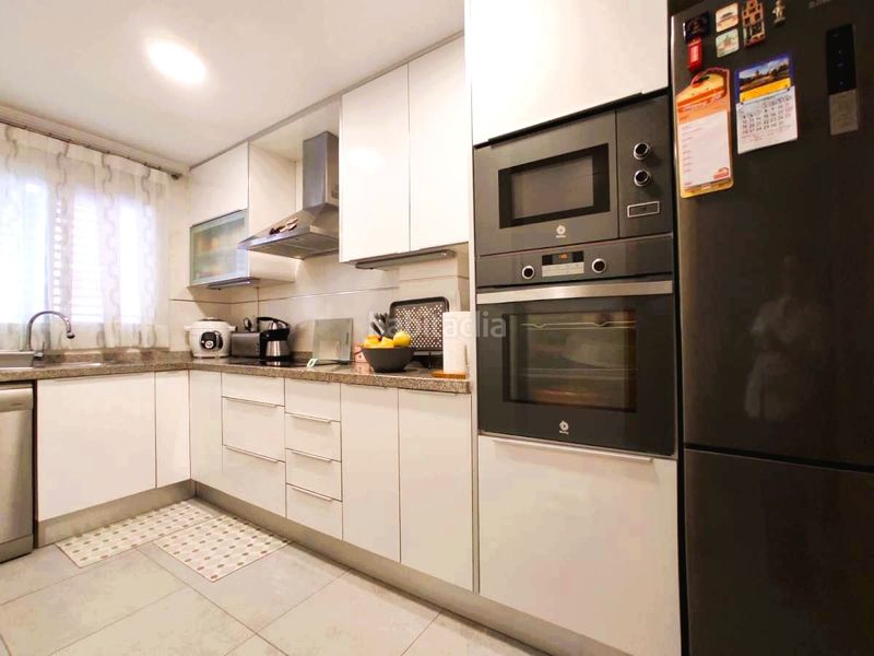 Foto 1d77fe79-1c66-463a-8851-37b703ca7327. Casa adossada amb aparcament piscina a Corinto-Almardà Sagunt