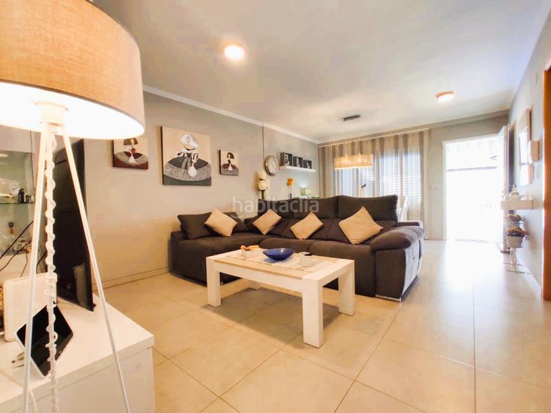 Foto 4fbd4382-6c96-410a-9faa-c4b554f156b6. Casa adossada amb aparcament piscina a Corinto-Almardà Sagunt