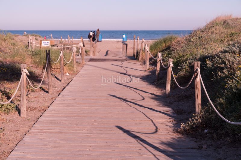 Foto 771b725c-879c-404e-a09e-5bd97c5d068d. Casa adossada amb aparcament piscina a Corinto-Almardà Sagunt