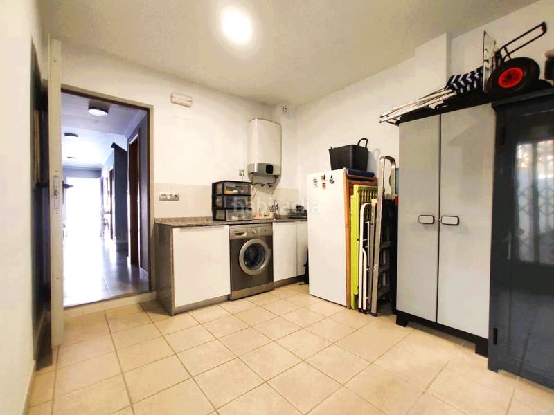 Foto 977a45b3-fc1a-4816-b9e0-01125575fa69. Casa adossada amb aparcament piscina a Corinto-Almardà Sagunt