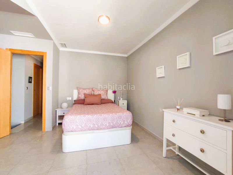 Foto a4d055b1-6b51-46cf-93c0-68460cc842e6. Casa adossada amb aparcament piscina a Corinto-Almardà Sagunt