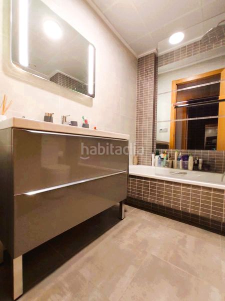 Foto bf9dbb15-854e-402b-b44c-17f7793439fb. Casa adossada amb aparcament piscina a Corinto-Almardà Sagunt