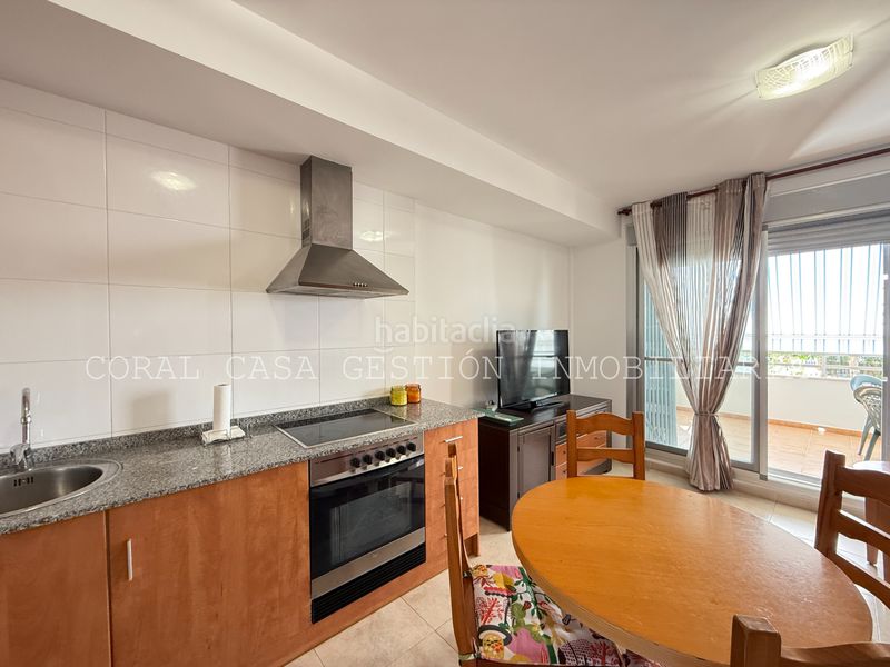 Foto f8e89b1e-65bb-4a4a-9724-06a8c735687c. Apartament amb calefacció aparcament piscina a Chilches