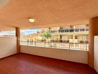 Appartement  Carrer les marjals. Vivienda de 3 habitaciones, con garaje, trastero, piscina comuni