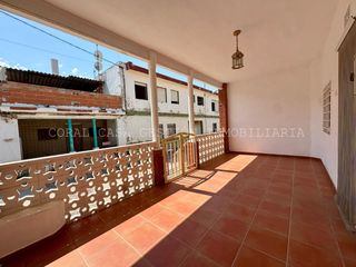 Casa adossada a Corinto-Almardà