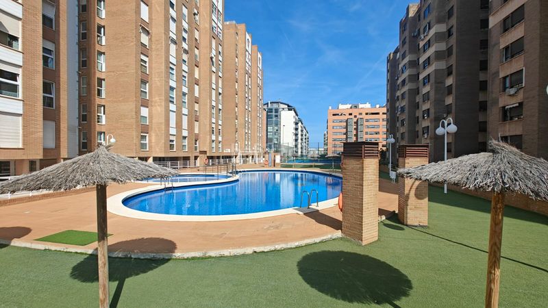 Foto 7f20ae15-c734-4685-b750-1655f055bf0b. Pis amb xemeneia piscina a Sant Llorenç - Zona Alfahuir Valencia