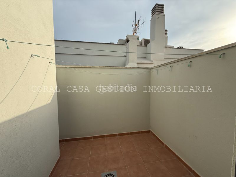 Foto cf1ebe11-6e51-4df0-9405-f7bdedbee542. Lloguer àtic amb aparcament piscina a Chilches