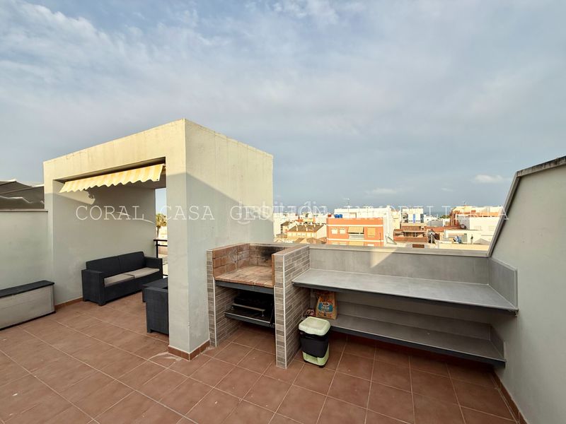 Foto d56d4483-7972-4624-870f-f186e63340ba. Lloguer àtic amb aparcament piscina a Chilches