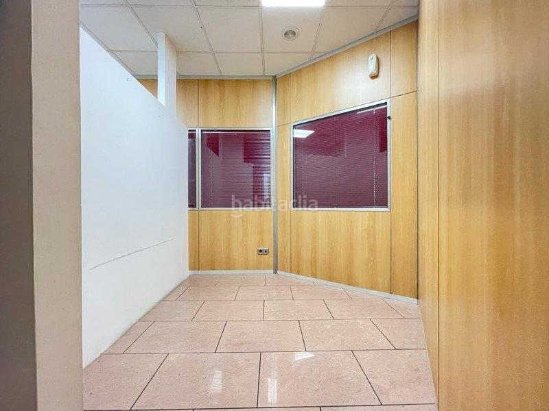 Foto 0d1dbcf6-02ca-4714-9d84-66140bb1097e. Local comercial local junto calle irlanda en Centre Santa Coloma de Gramenet